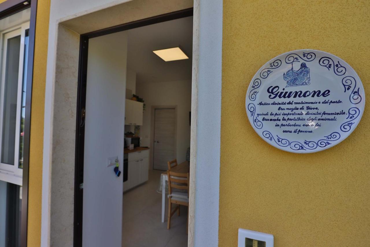 I Giardini Dell'Olimpo Apartment Paestum Bagian luar foto